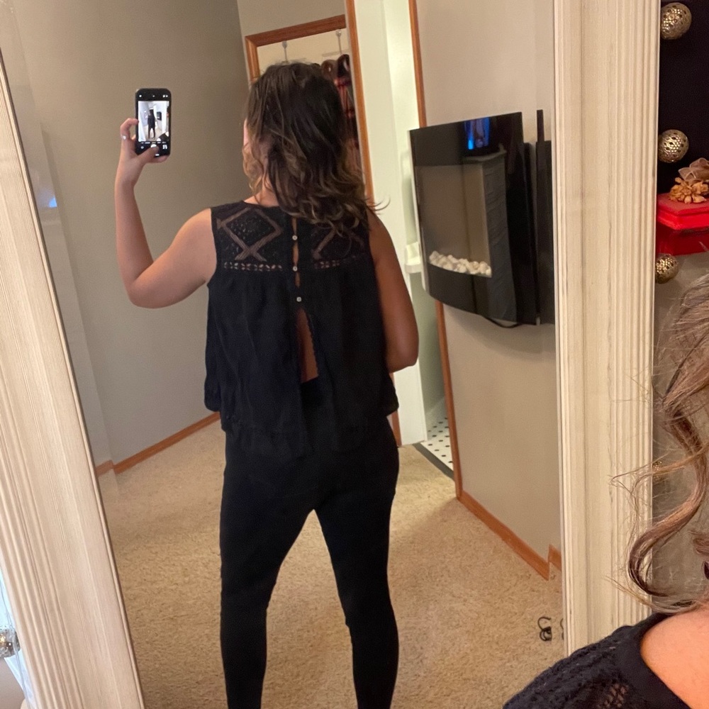 Top - Picture 2 of 2